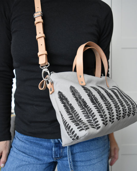 Borsa bauletto CANNELLA grigio chiaro felce nera