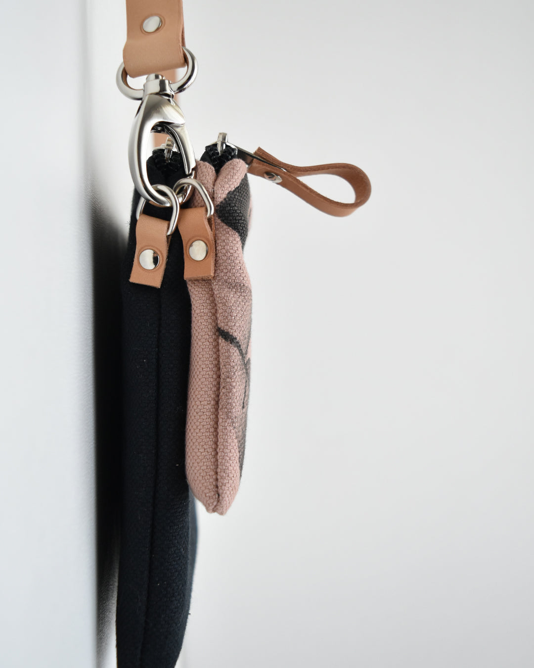 Tracolla doppia CAMELIA nero + rosa antico gingko nero