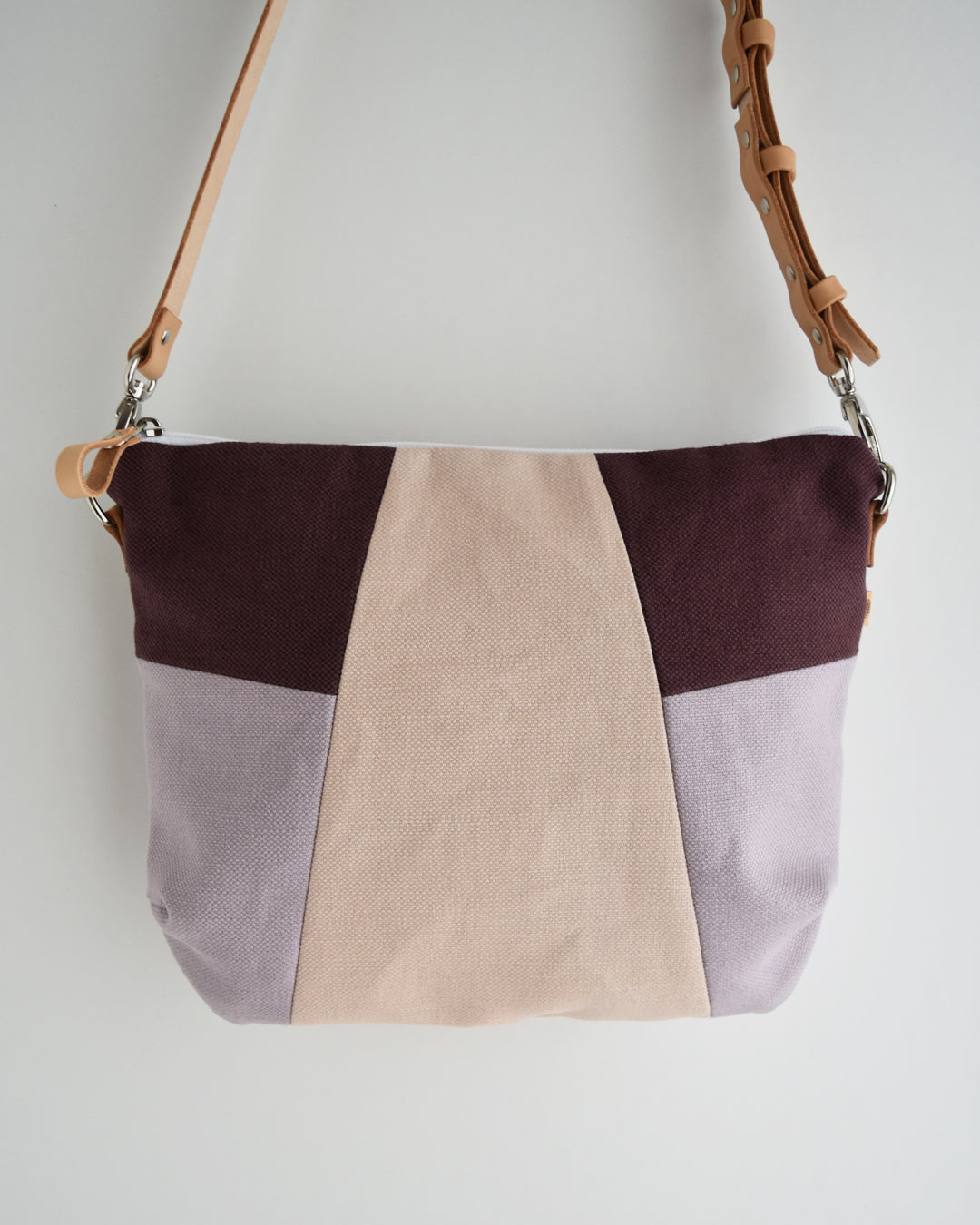 Tracolla CALATEA geometrica cipria + lilla + prugna