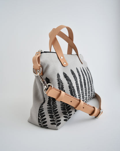 Borsa bauletto CANNELLA grigio chiaro felce nera