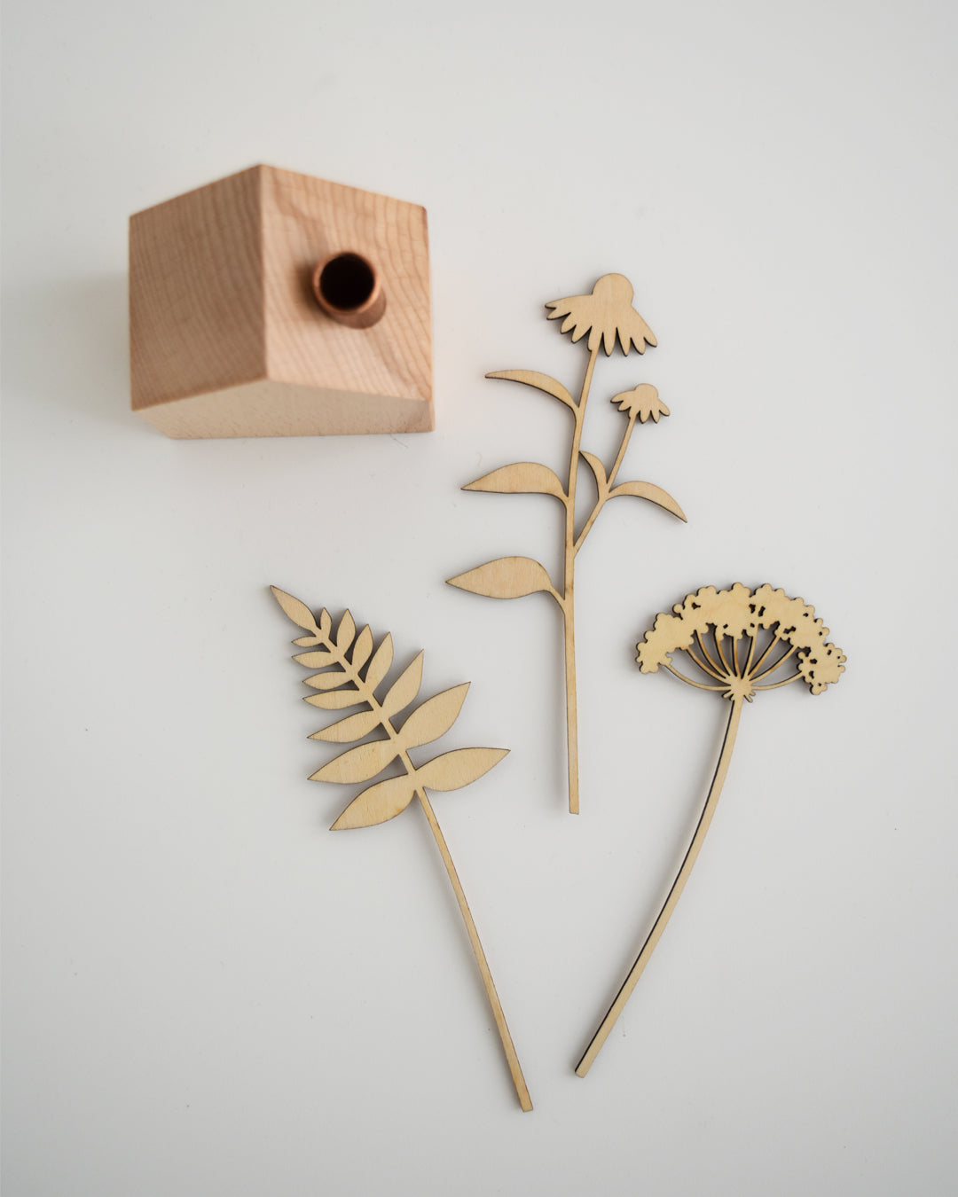 Set decorazioni in legno a tema naturale - foglie e fiori