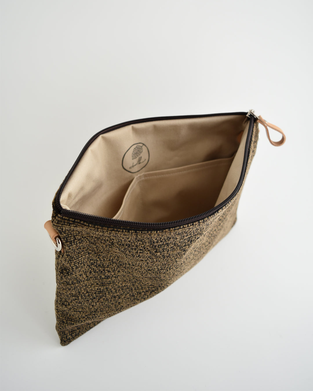 Pochette maxi VANIGLIA - essenziale nero e caramello