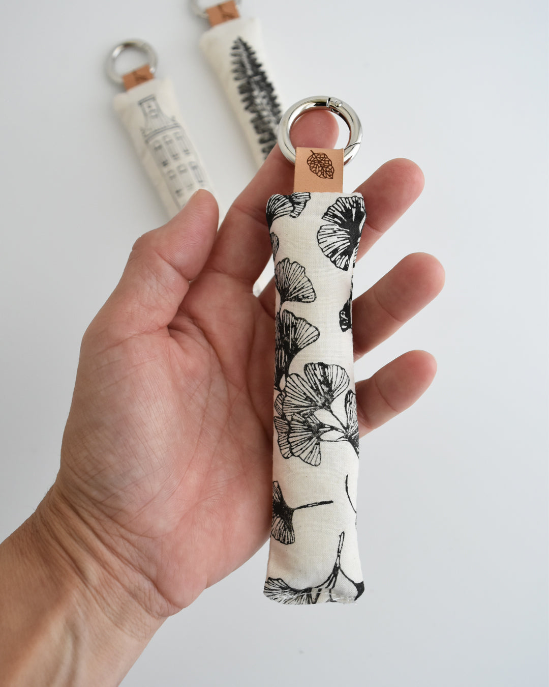Portachiavi morbidosi in tessuto stampato a mano