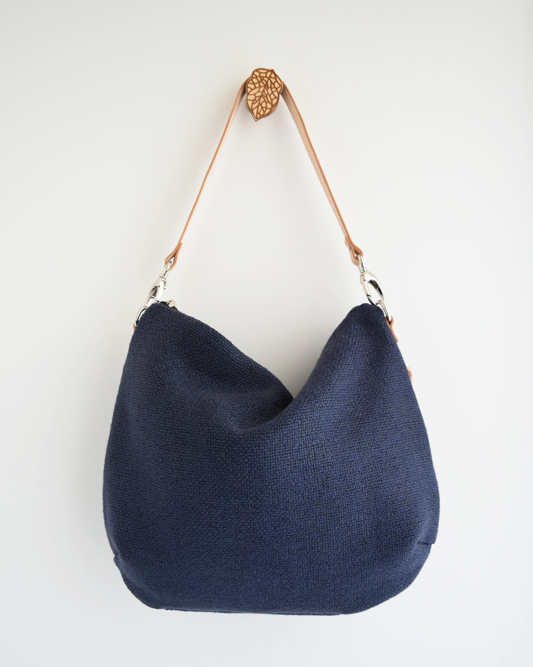 PRE ORDINE Borsa hobo bag TILIA - essenziale blu