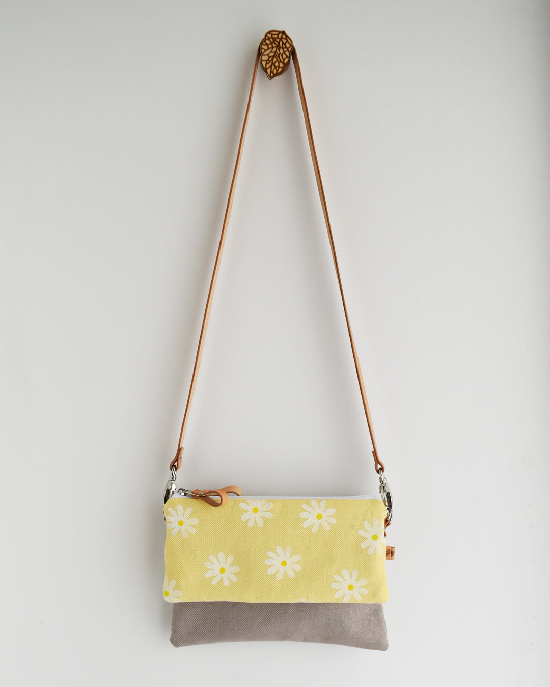 Tracolla doppia CAMELIA beige + giallo con mergherite