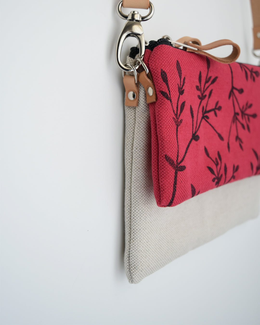 Tracolla doppia CAMELIA natural + magenta bacche