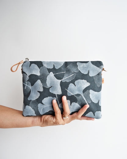 Pochette grande CHENZIA - blu scuro gingko