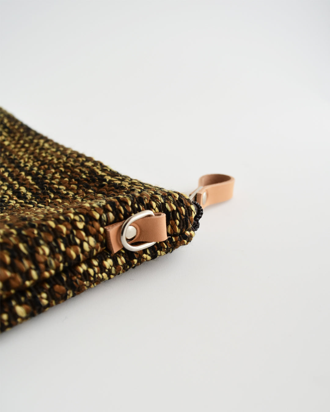 Pochette grande CHENZIA - nero marrone giallo melange essenziale