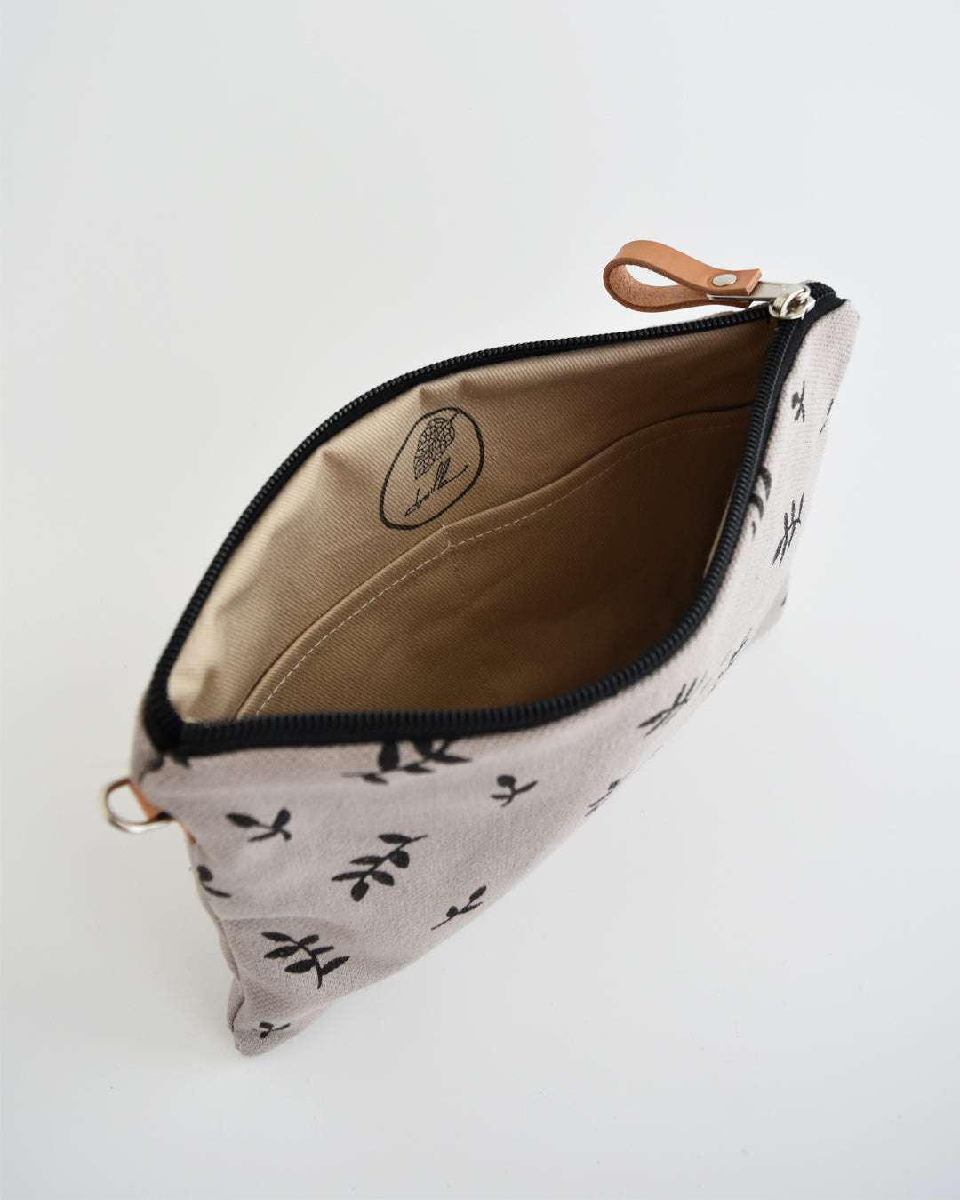 Pochette grande CHENZIA - grigio perla stampa germogli